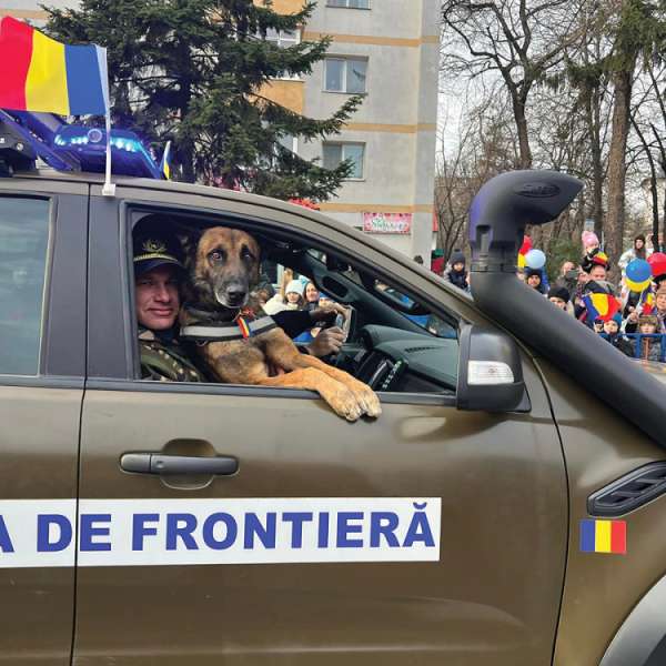 Sărbătoarea Zilei Naționale a României: Parade militare în toată țara