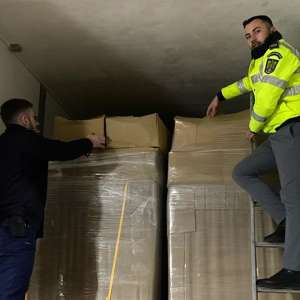 Aproximativ 5 milioane de țigarete descoperite într-un ansamblu rutier în PTF Bechet