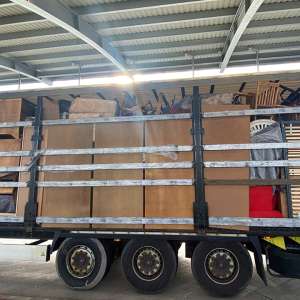 Deşeuri din Germania oprite la Nădlac II și Borș II. Peste 39 tone de diverse bunuri.