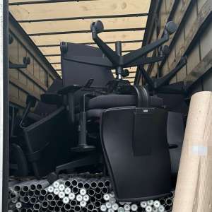 Deşeuri din Germania oprite la Nădlac II și Borș II. Peste 39 tone de diverse bunuri.