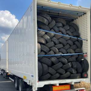 Deşeuri din Germania oprite la Nădlac II și Borș II. Peste 39 tone de diverse bunuri.