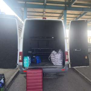 Femeie, în bagajele căreia au fost descoperite țigări, cercetată pentru contrabandă