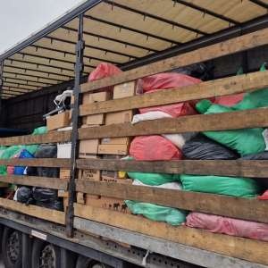 Deşeuri din Suedia și Germania oprite la Borș II și Nădlac II. Peste 42 tone de articole textile