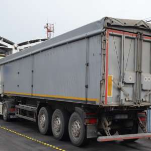 În trafic cu o altă semiremorcă decât cea din certificatul de înmatriculare