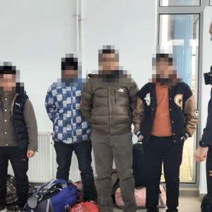 Cinci cetățeni străini depistați în tentativă de trecere ilegală