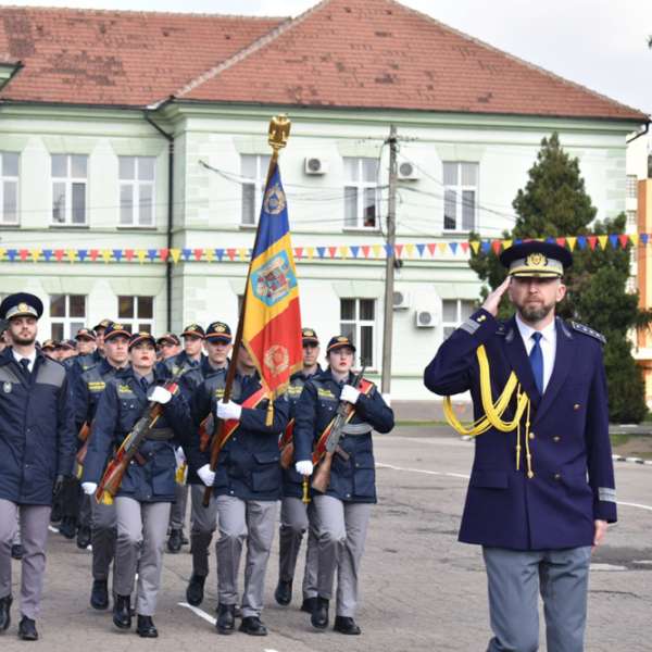 O serie nouă de elevi a depus jurământul militar la Şcoala ”Avram Iancu” Oradea 