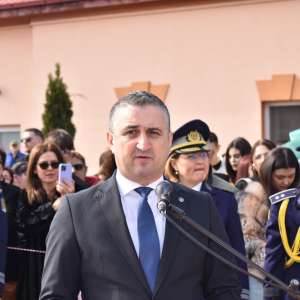 O serie nouă de elevi a depus jurământul militar la Şcoala ”Avram Iancu” Oradea 