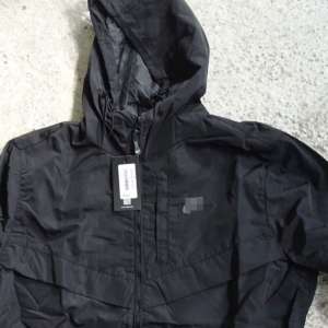 Peste 13.000 de bunuri susceptibile a fi contrafăcute în valoare de aproximativ 4.000.000 lei, confiscate de poliţiştii de frontieră în PTF Calafat