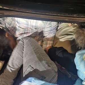 Patru cetățeni străini depistați de polițiștii de frontieră arădeni