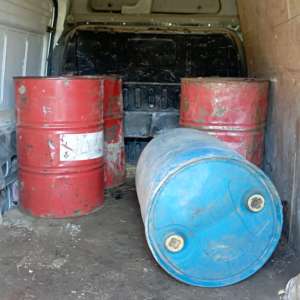 Cetățeni români descoperiți de polițiștii de frontieră în timp ce transportau 3.000 litri de motorină