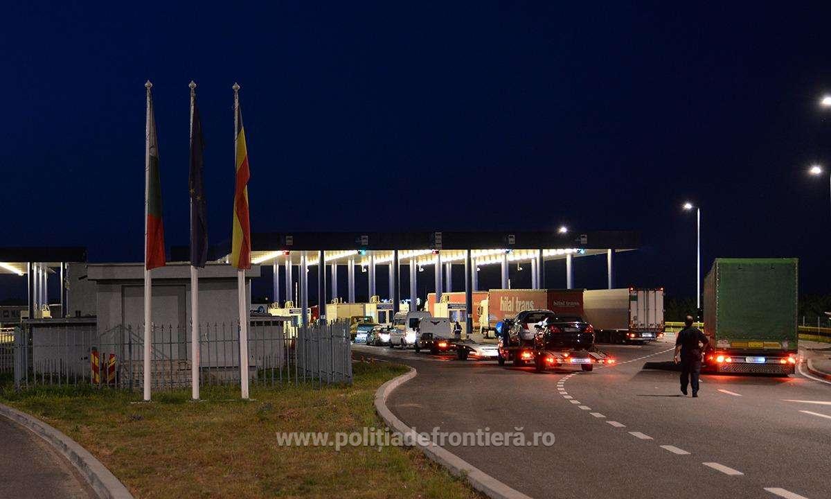Pasageră cu pașaport și permis de ședere care nu îi aparțineau, depistată în P.T.F. Calafat