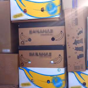 Deşeuri din Austria și Belgia oprite la Nădlac II. Aproximativ 20 tone de îmbrăcăminte second-hand și materiale plastice.