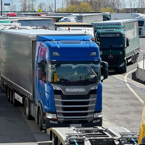 Măsuri de fluidizare dispuse pentru mijloacele de transport marfă după restricțiile de la frontiera cu Ungaria