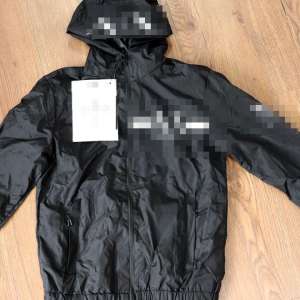 Mii de bunuri susceptibile a fi contrafăcute,  descoperite într-un autocar la PTF Giurgiu