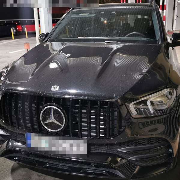 Autoturism de lux căutat de autorităţi, descoperit de polițiștii de frontieră din PTF Porțile de Fier I