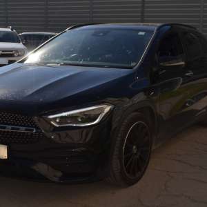 Autoturism de lux furat din Regatul Unit, descoperit de polițiștii de frontieră la scurt timp de la introducerea semnalării