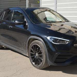 Autoturism de lux furat din Regatul Unit, descoperit de polițiștii de frontieră la scurt timp de la introducerea semnalării