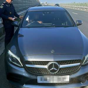 Autoturism căutat de autorități, descoperit pe autostrada A1