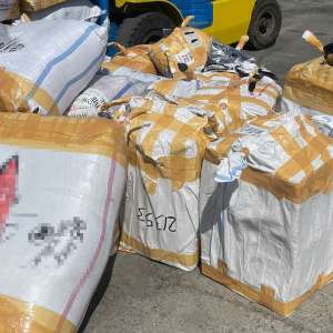 Autocamion încărcat cu zeci de mii de bunuri susceptibile a fi contafăcute, în valoare de peste 5.500.000 lei descoperit în P.T.F Călăraşi