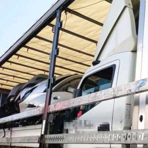 Deşeuri din Olanda și Anglia oprite la Nădlac II. Aproximativ 20 tone de diverse bunuri descoperite