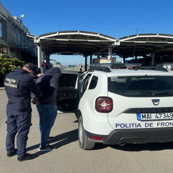 Cetățean român recent dat în urmărire de autorităţi, depistat de poliţiştii de frontieră la P.T.F. Galați Rutier