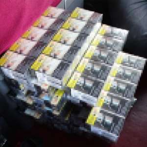 Aproximativ 16.000 țigarete descoperite ascunse în pereții laterali ai unui autocamion pentru transport animale, în PTF Calafat