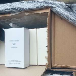 Peste 1.500 de parfumuri, descoperite în această dimineață în două autocamioane, în PTF Giurgiu