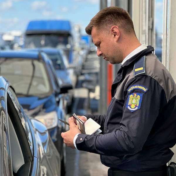 Poliţiştii de frontieră, la datorie în perioada premergătoare sărbătorii Floriilor