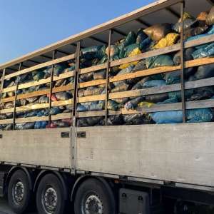 Deşeuri din vestul Europei oprite la Borș II. Aproximativ 27 tone de diverse bunuri descoperite