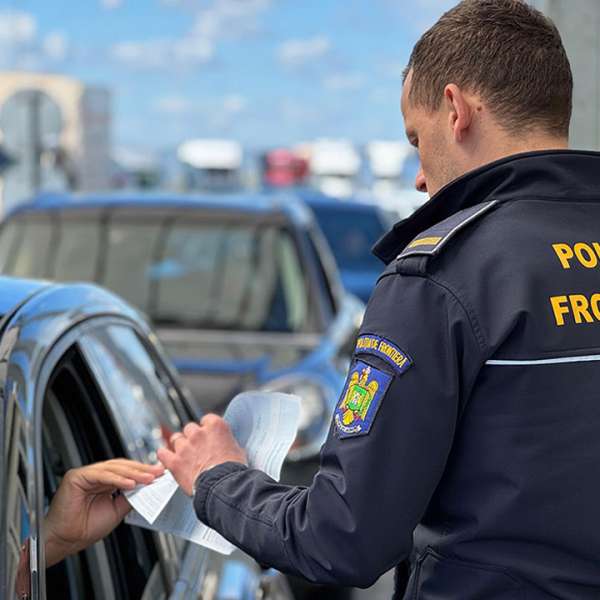 Trafic intens în weekendul de Florii. Poliţia de Frontieră și-a adaptat misiunile pentru fluidizarea traficului