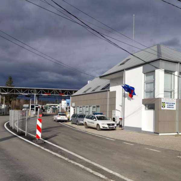 Autoturism radiat din circulație, oprit la ieșirea din țară