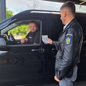 Microbuz cu inspecţia periodică falsă, la controlul de frontieră