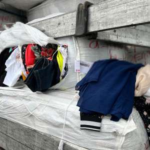 Peste 21 tone de deşeuri, oprite la intrarea în ţară