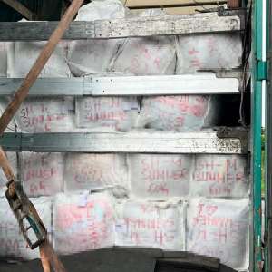 Peste 21 tone de deşeuri, oprite la intrarea în ţară