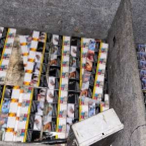 Țigarete în valoare de peste 25.000 lei, descoperite ascunse în interiorul a trei microbuze și un autocamion