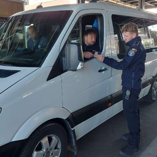 Fals procurat cu suma de 300 de euro, depistat la controlul de frontieră