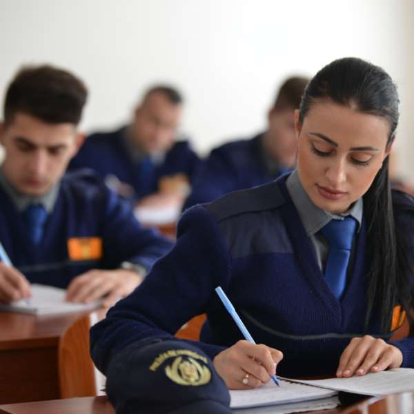 Perioada de înscriere la școlile postliceale ale MAI se prelungește cu două zile