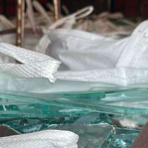 Deșeuri din sticlă, oprite de polițiștii de frontieră giurgiuveni