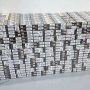 Peste 27.000 țigarete ascunse într-un camion, descoperite în PTF Giurgiu