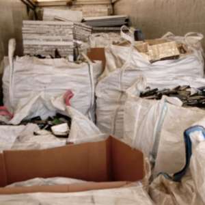 Aproximativ 50 tone deşeuri oprite la intrarea în țară