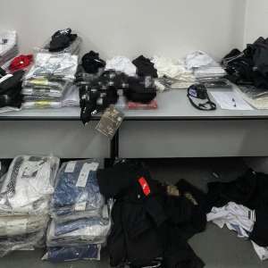 Peste 3.000 bunuri susceptibile a fi contrafăcute, descoperite în PTF Giurgiu