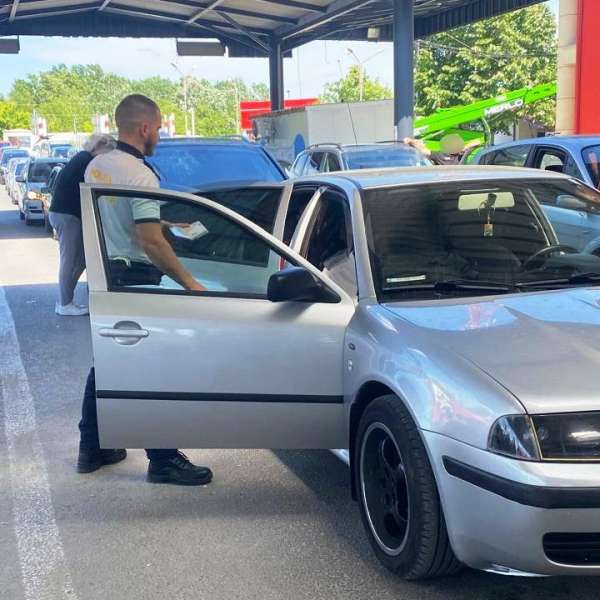Permis de conducere fals descoperit de polițiștii de frontieră ieșeni