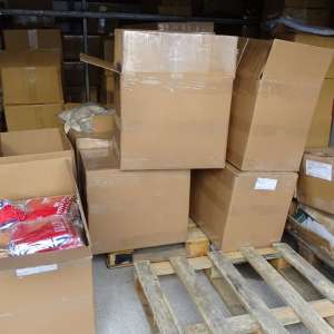 Haine și parfumuri susceptibile a fi contrafăcute, confiscate de poliţiştii de frontieră în PTF Calafat