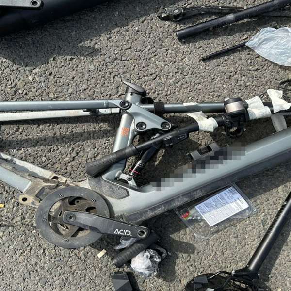 Trei biciclete electrice furate din Austria, descoperite la P.T.F. Nădlac II