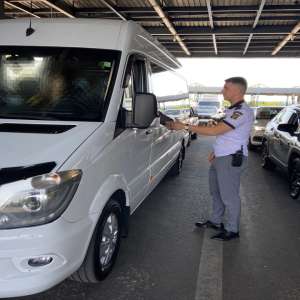 Două cărți de identitate false oprite din drumul către Franța