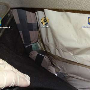 Șofer bulgar arestat 30 zile pentru că a încercat să transporte  prin PTF Calafat droguri în valoare de opt milioane de lei