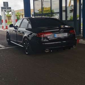 Zece autovehicule aflate în atenţia autorităţilor din ţară şi din străinătate, descoperite la frontieră în ultima săptămână