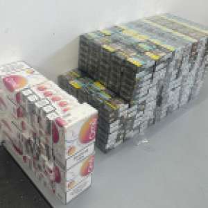 Țigarete descoperite sub scara unui autocar în PTF Giurgiu Ruse