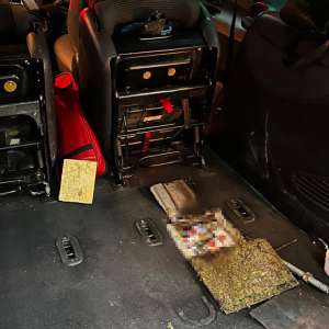 Peste 70.000 țigarete descoperite de polițiștii de frontieră români și bulgari în trei mijloace de transport, în PTF Calafat Vidin