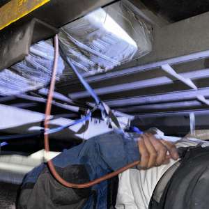 Peste 70.000 țigarete descoperite de polițiștii de frontieră români și bulgari în trei mijloace de transport, în PTF Calafat Vidin